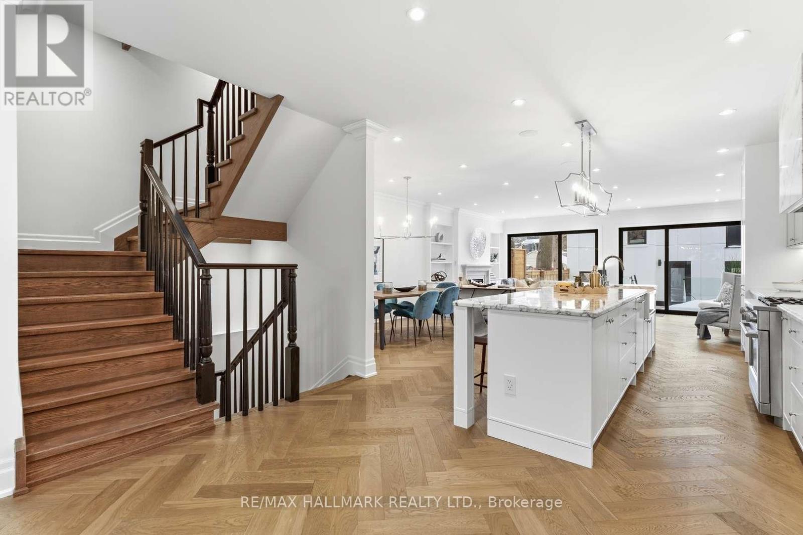 90 Garden Avenue, Toronto, Ontario  M6R 1H7 - Photo 9 - W12829326