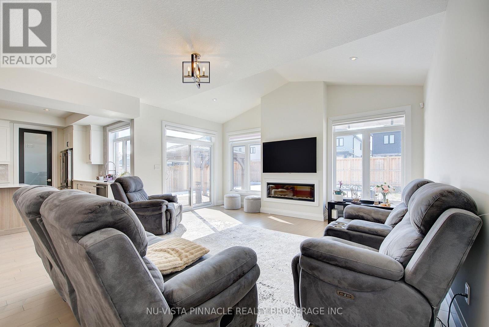 4091 Campbell Street N, London South, Ontario  N6P 0H5 - Photo 12 - X12829330