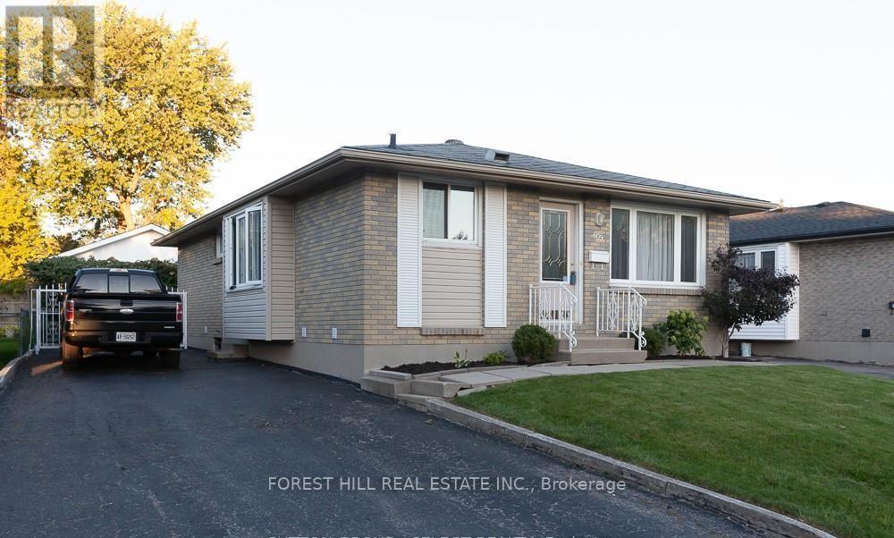 609 Millbank Drive, London South, Ontario  N6E 1Y6 - Photo 2 - X12829352