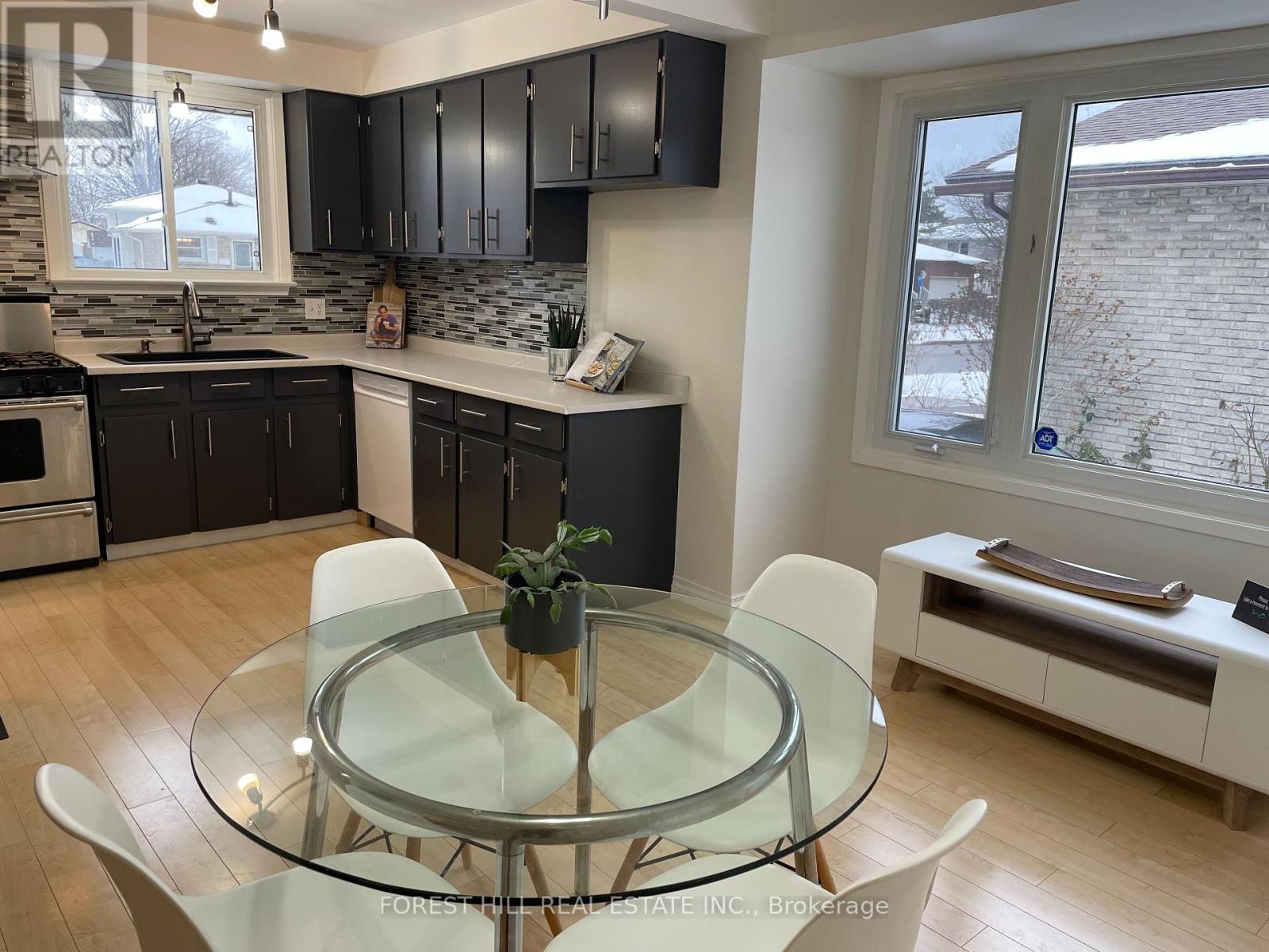 609 Millbank Drive, London South, Ontario  N6E 1Y6 - Photo 5 - X12829352