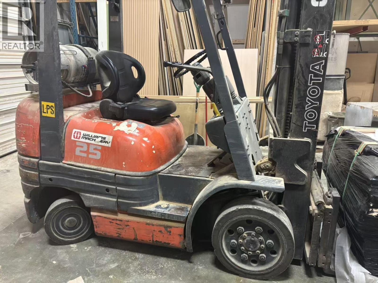 Listing Picture 9 of 18 : 8568 FRASER STREET, Vancouver / 溫哥華 - 魯藝地產 Yvonne Lu Group - MLS Medallion Club Member