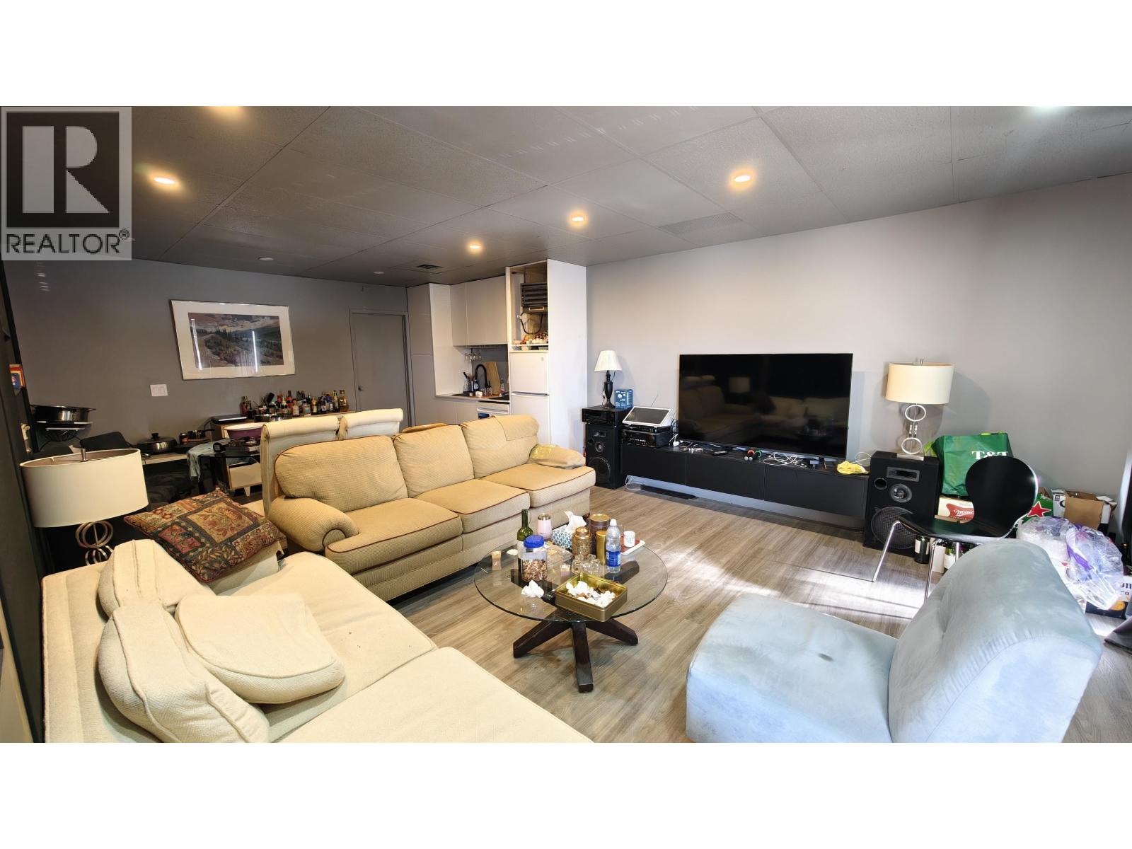 Listing Picture 15 of 18 : 8568 FRASER STREET, Vancouver / 溫哥華 - 魯藝地產 Yvonne Lu Group - MLS Medallion Club Member