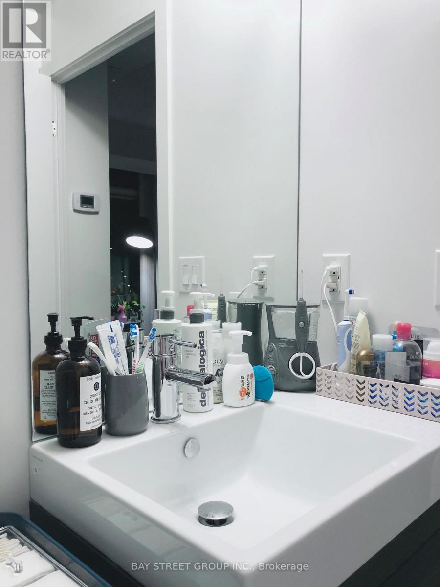 2001 - 66 Forest Manor Road, Toronto, Ontario  M2J 0B7 - Photo 27 - C12829332