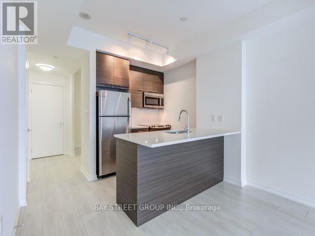 2001 - 66 Forest Manor Road, Toronto, Ontario  M2J 0B7 - Photo 3 - C12829332