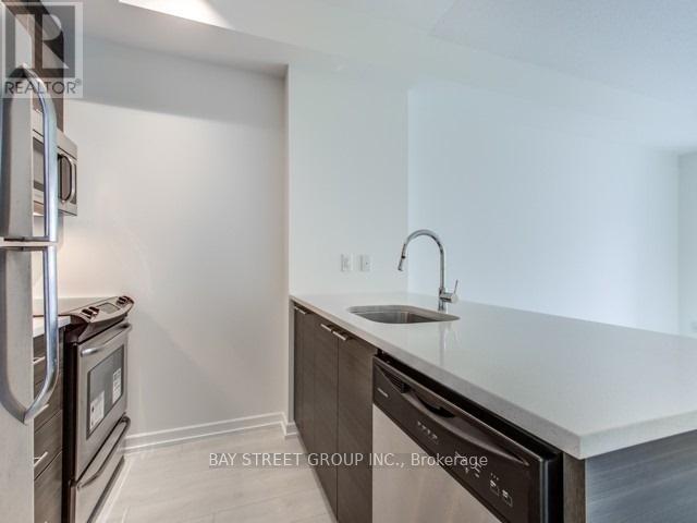 2001 - 66 Forest Manor Road, Toronto, Ontario  M2J 0B7 - Photo 5 - C12829332
