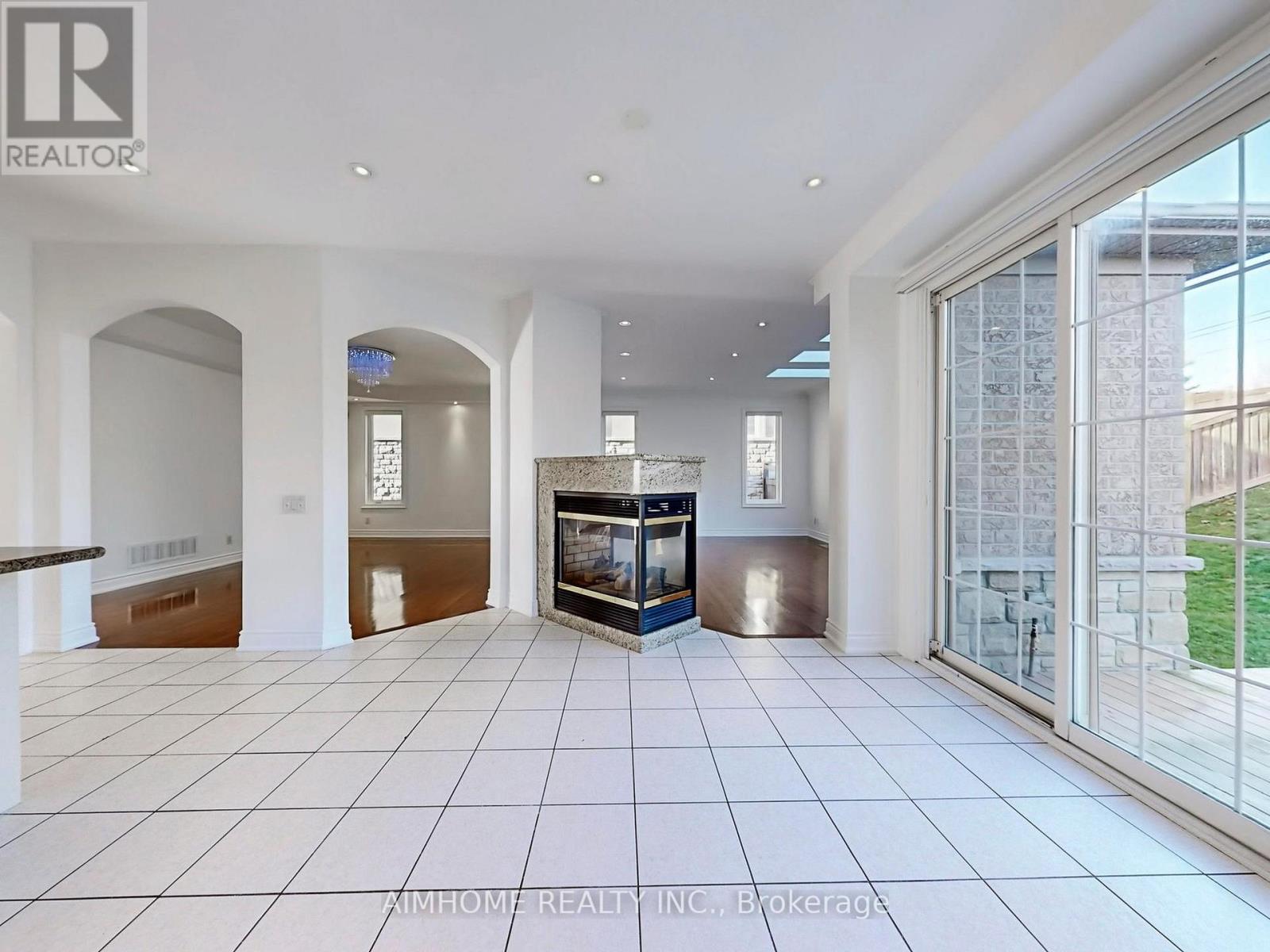 12 Sweet Valerie Court, Vaughan, Ontario  L6A 0C6 - Photo 15 - N12829346