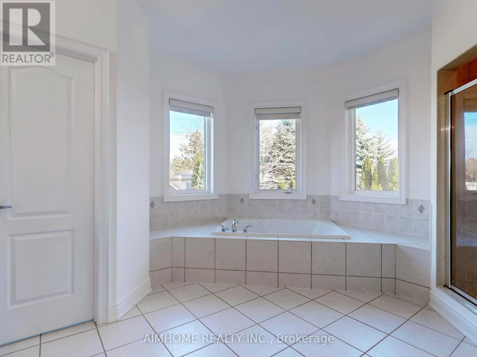 12 Sweet Valerie Court, Vaughan, Ontario  L6A 0C6 - Photo 25 - N12829346