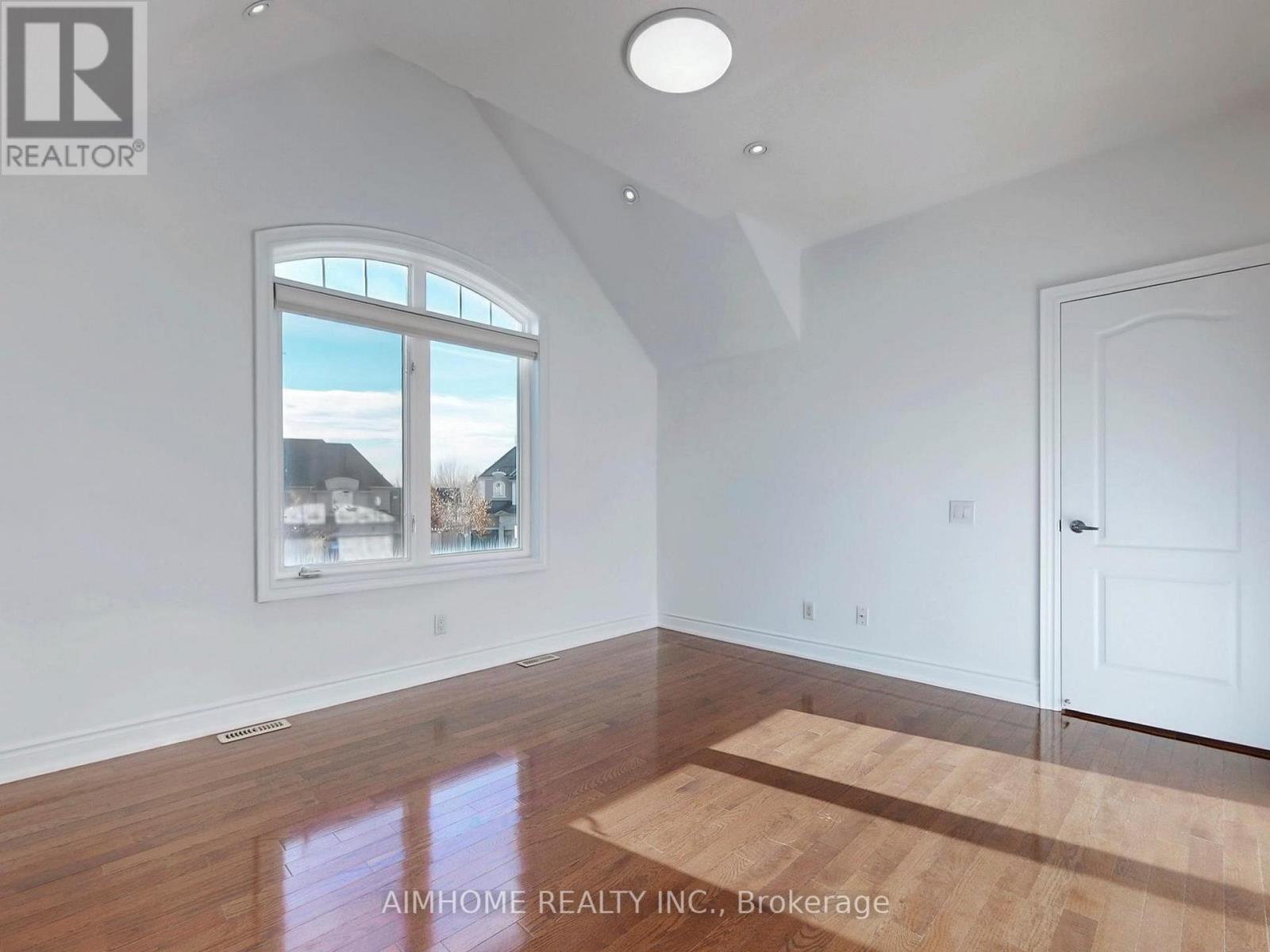 12 Sweet Valerie Court, Vaughan, Ontario  L6A 0C6 - Photo 26 - N12829346