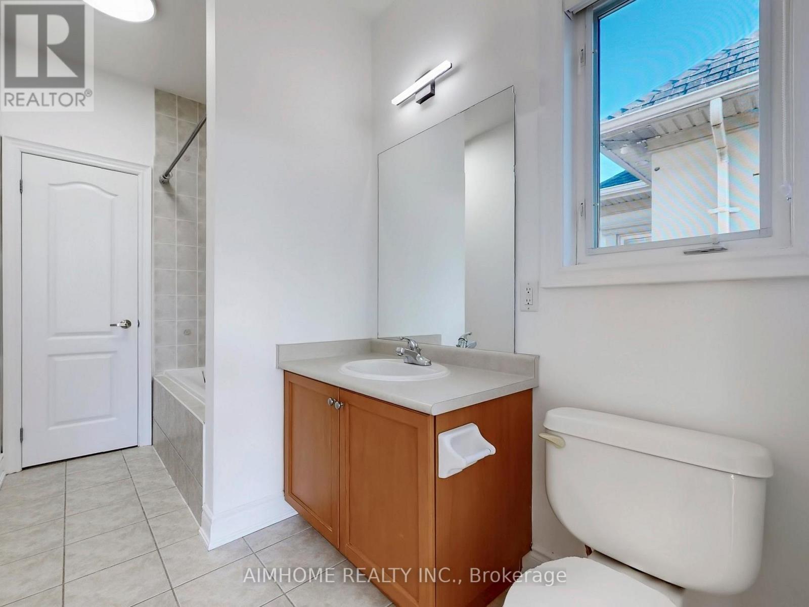 12 Sweet Valerie Court, Vaughan, Ontario  L6A 0C6 - Photo 28 - N12829346