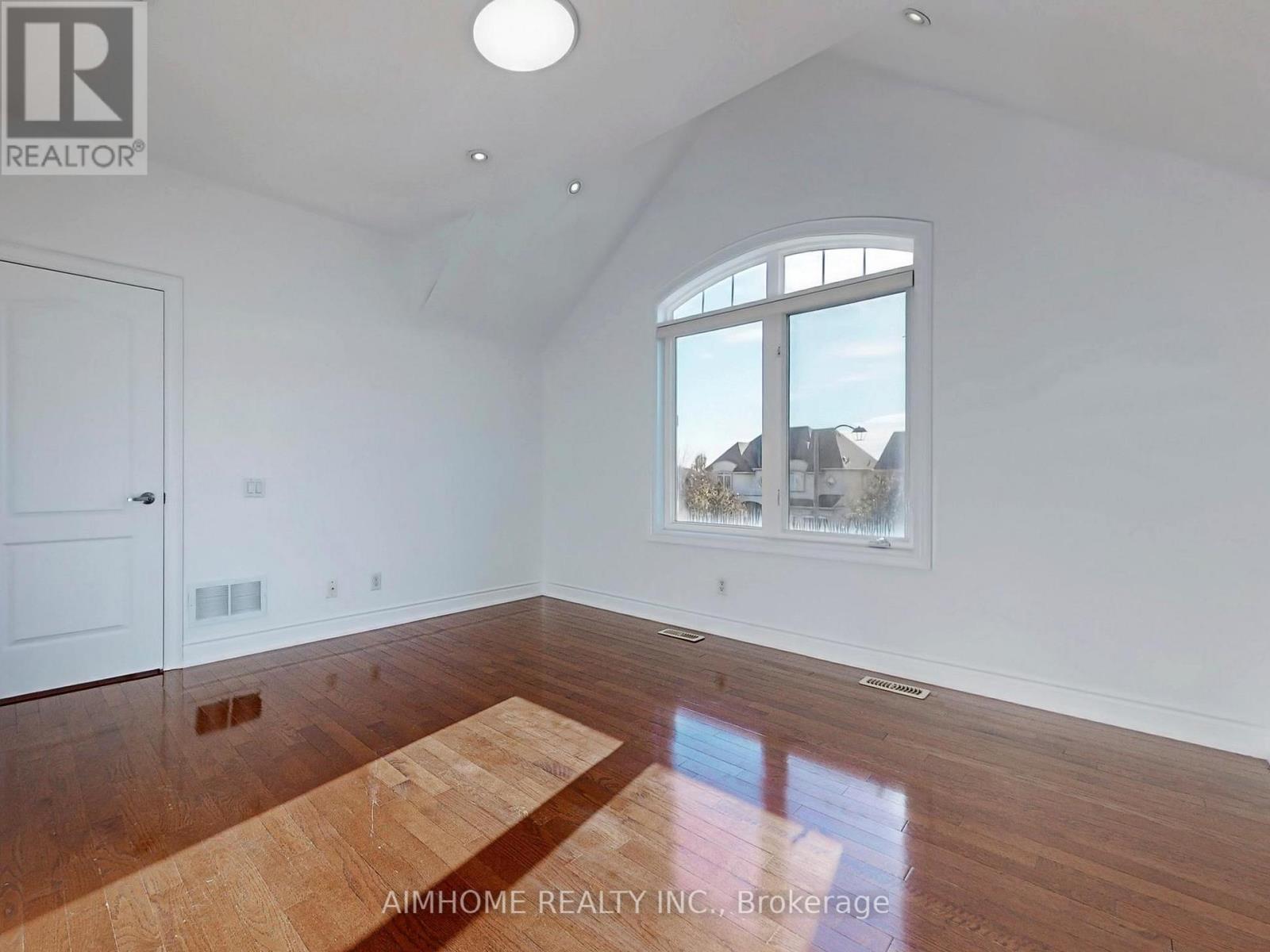 12 Sweet Valerie Court, Vaughan, Ontario  L6A 0C6 - Photo 30 - N12829346