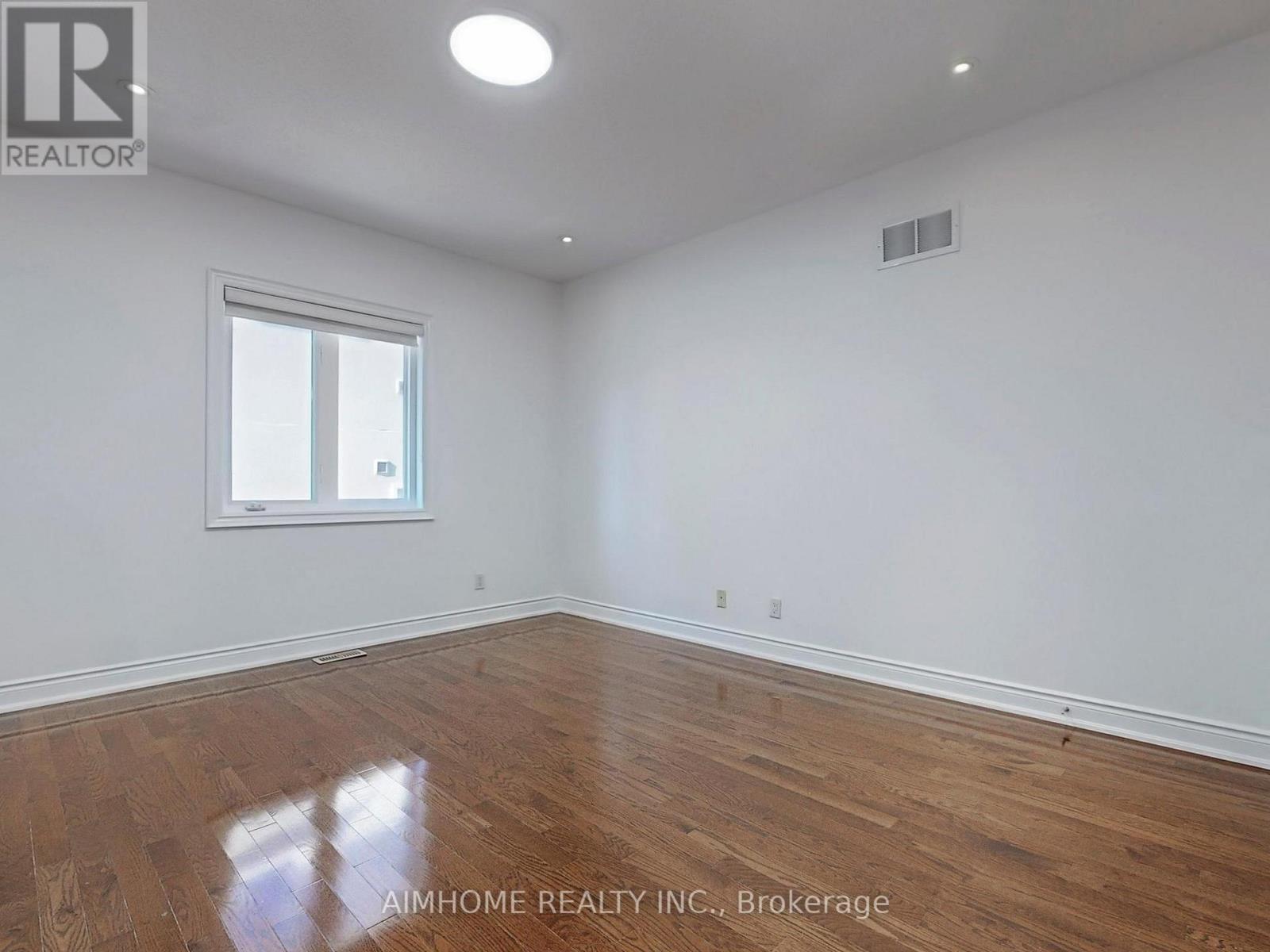 12 Sweet Valerie Court, Vaughan, Ontario  L6A 0C6 - Photo 35 - N12829346