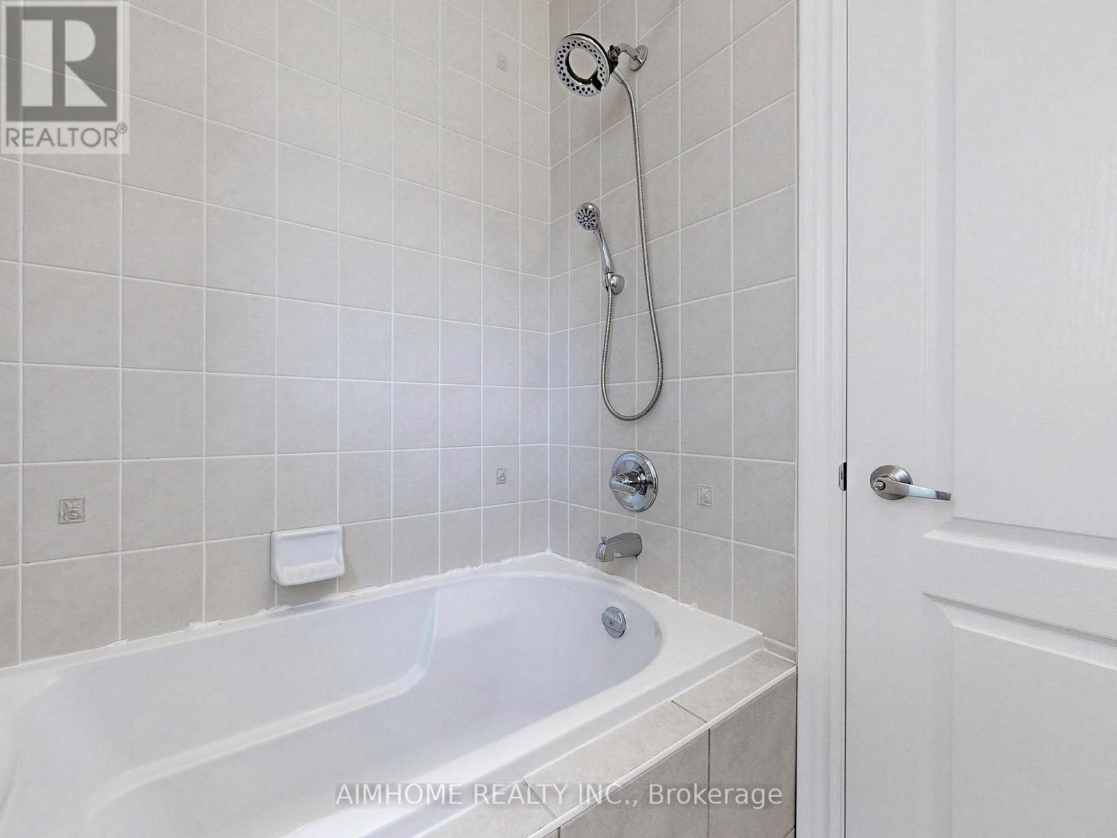 12 Sweet Valerie Court, Vaughan, Ontario  L6A 0C6 - Photo 38 - N12829346