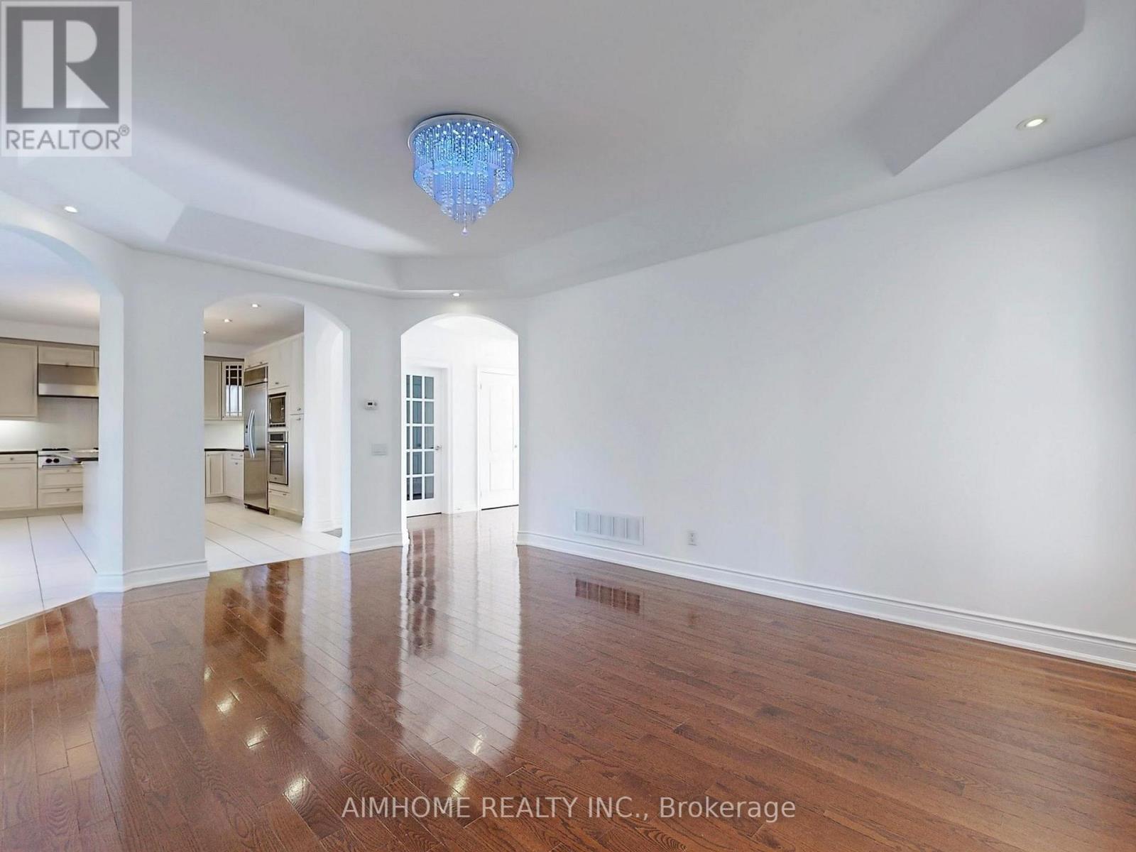 12 Sweet Valerie Court, Vaughan, Ontario  L6A 0C6 - Photo 7 - N12829346