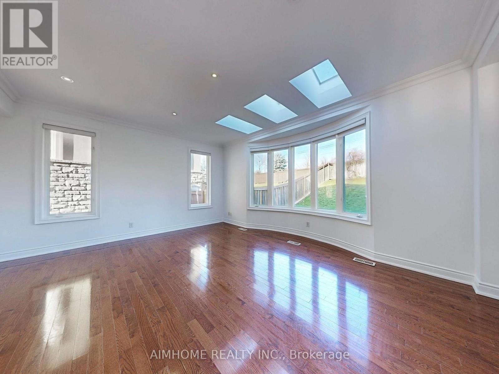 12 Sweet Valerie Court, Vaughan, Ontario  L6A 0C6 - Photo 9 - N12829346