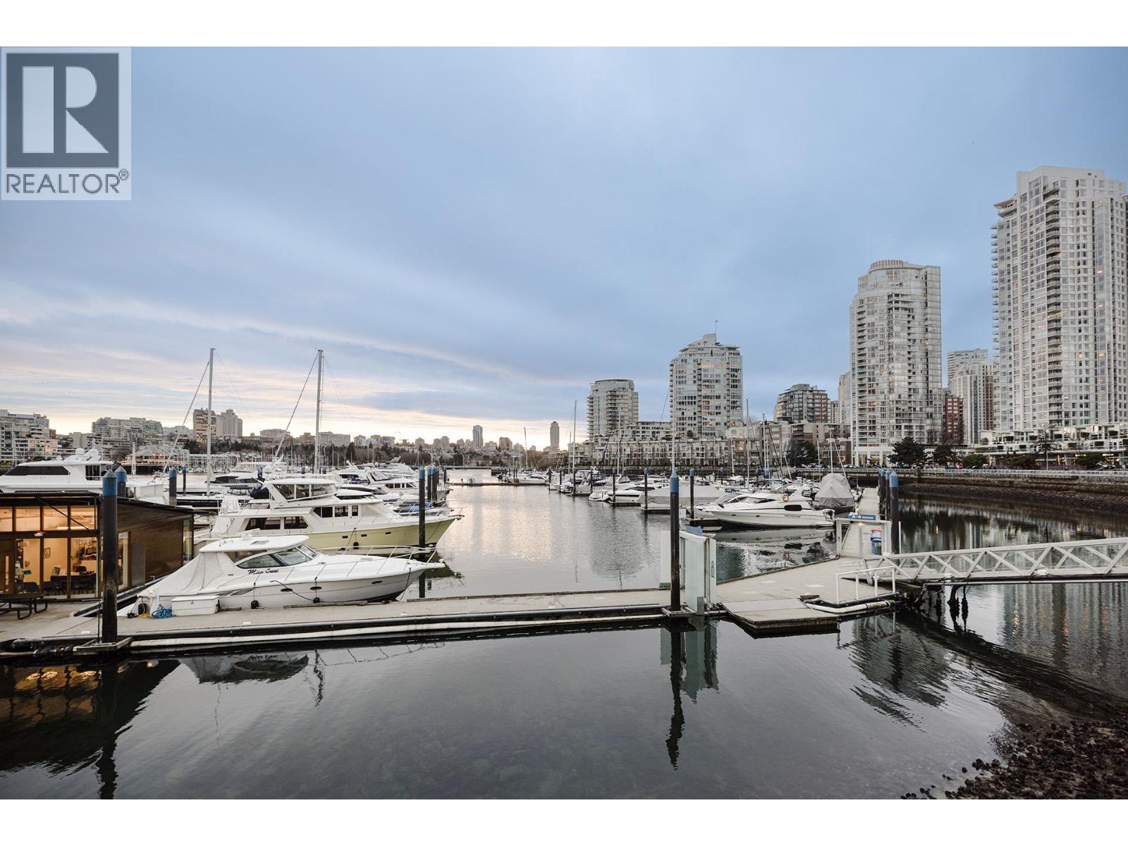 3706 1033 Marinaside Crescent, Vancouver, British Columbia  V6Z 3A3 - Photo 3 - R3094188