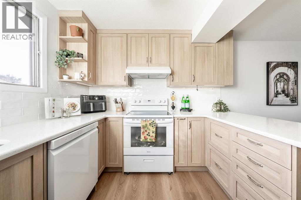 2213 Woodview Drive Sw, Calgary, Alberta  T2W 3N9 - Photo 8 - A2287944