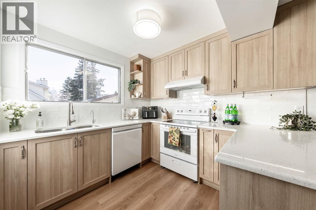 2213 Woodview Drive Sw, Calgary, Alberta  T2W 3N9 - Photo 7 - A2287944