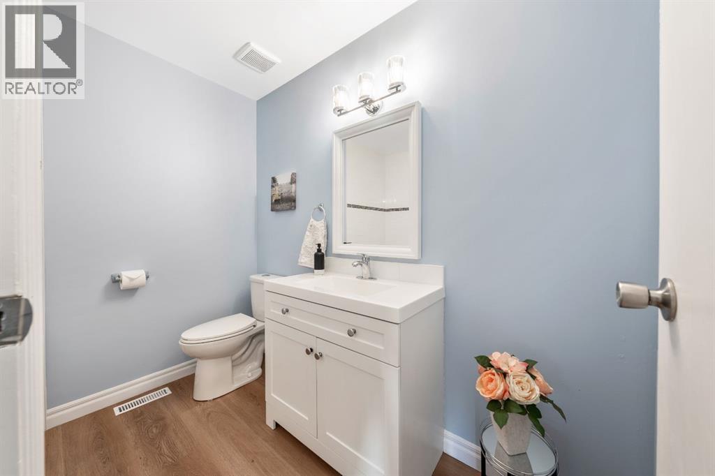 2213 Woodview Drive Sw, Calgary, Alberta  T2W 3N9 - Photo 19 - A2287944