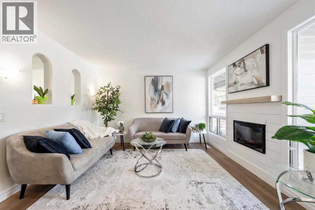 2213 Woodview Drive Sw, Calgary, Alberta  T2W 3N9 - Photo 2 - A2287944