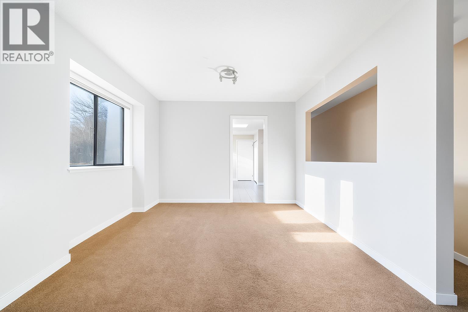 3003 Nw Sunnyhurst Road, North Vancouver, British Columbia  V7K 2G4 - Photo 5 - R3093107