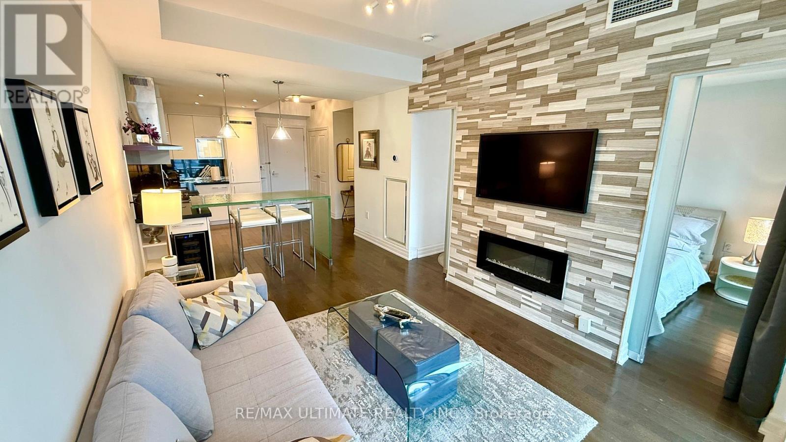 4903 - 8 The Esplanade, Toronto, Ontario  M5E 0A6 - Photo 10 - C12829372