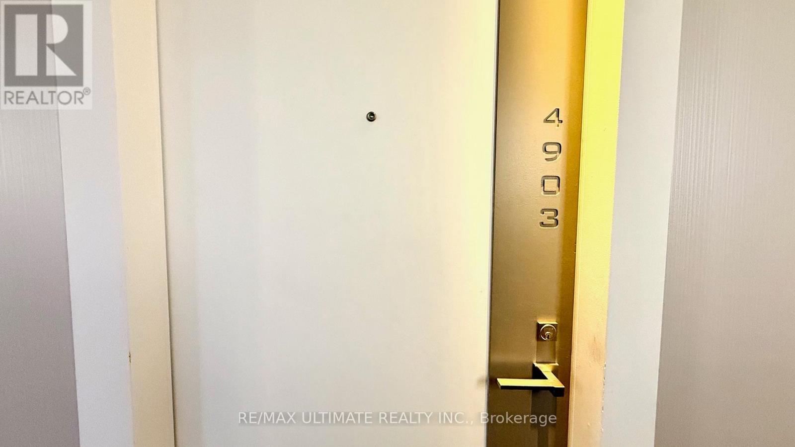 4903 - 8 The Esplanade, Toronto, Ontario  M5E 0A6 - Photo 2 - C12829372