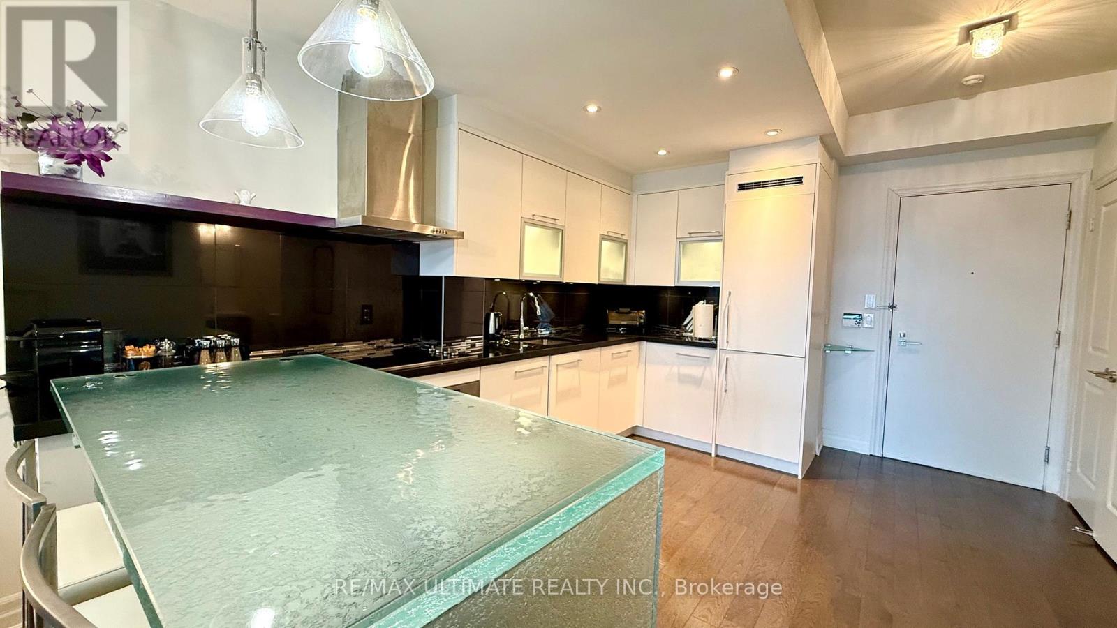 4903 - 8 The Esplanade, Toronto, Ontario  M5E 0A6 - Photo 4 - C12829372