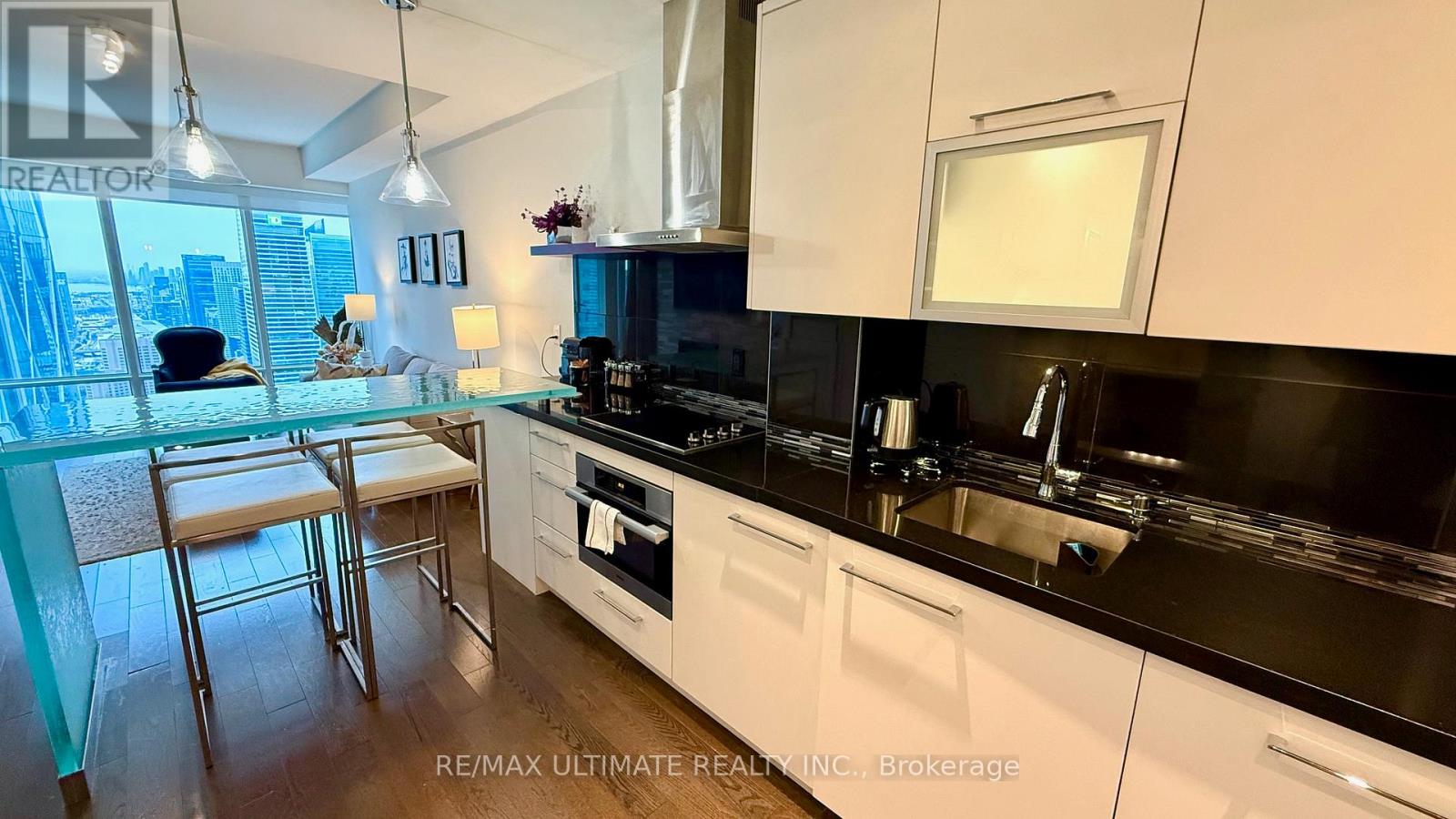 4903 - 8 The Esplanade, Toronto, Ontario  M5E 0A6 - Photo 6 - C12829372