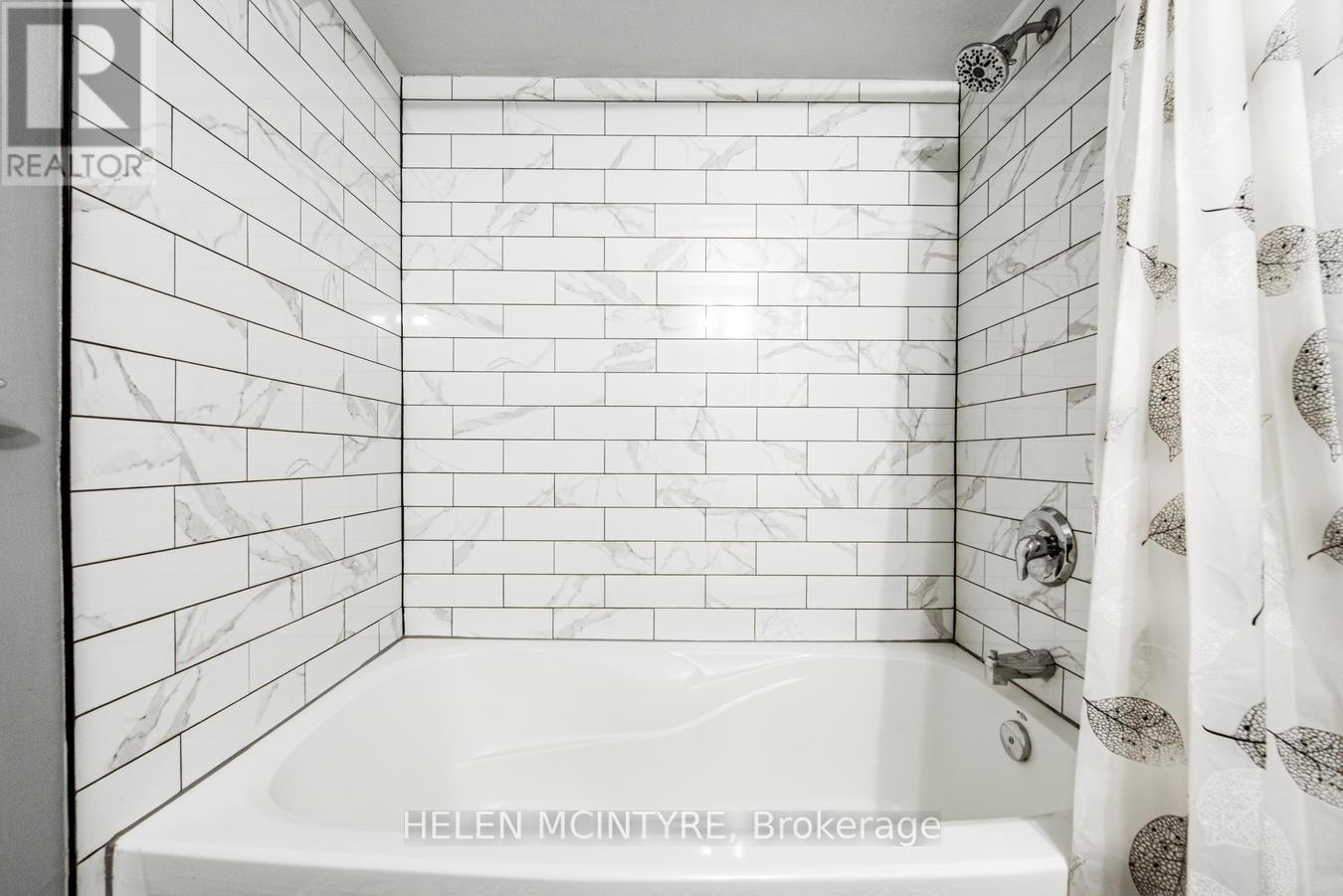 52 Cormier Heights, Toronto, Ontario  M8Z 0B5 - Photo 24 - W12808382