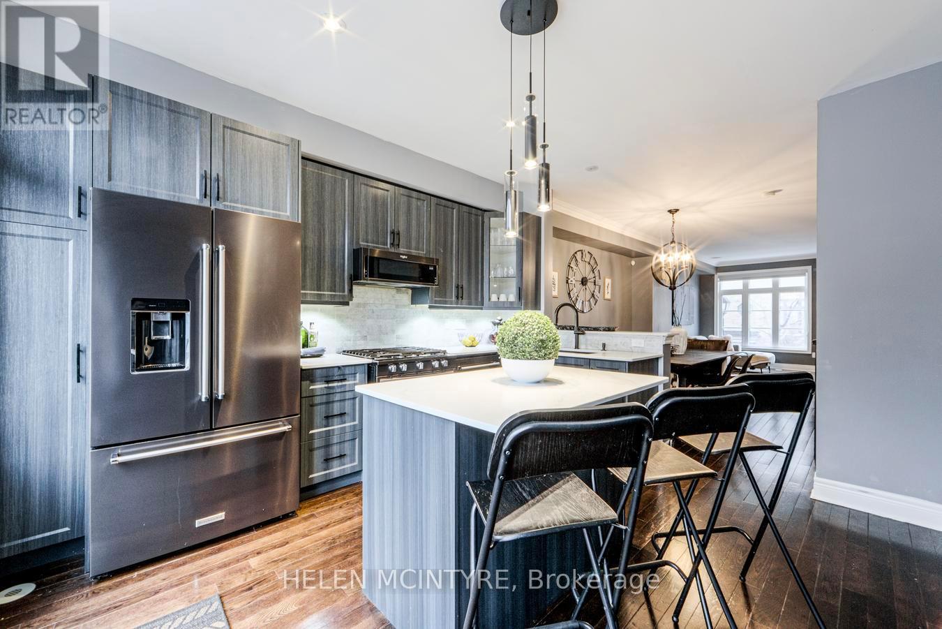 52 Cormier Heights, Toronto, Ontario  M8Z 0B5 - Photo 7 - W12808382