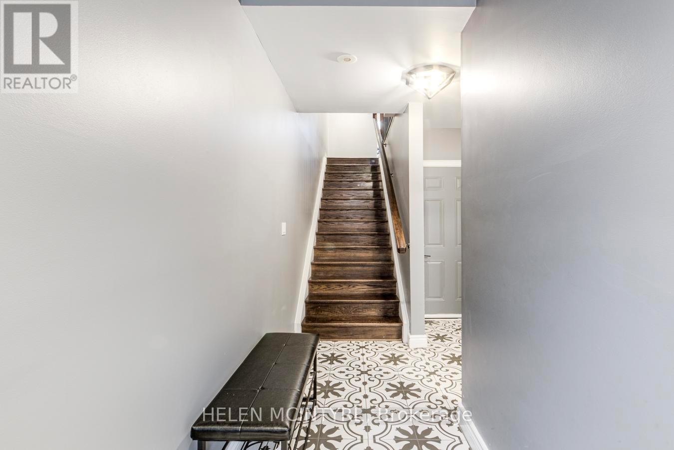 52 Cormier Heights, Toronto, Ontario  M8Z 0B5 - Photo 31 - W12808382