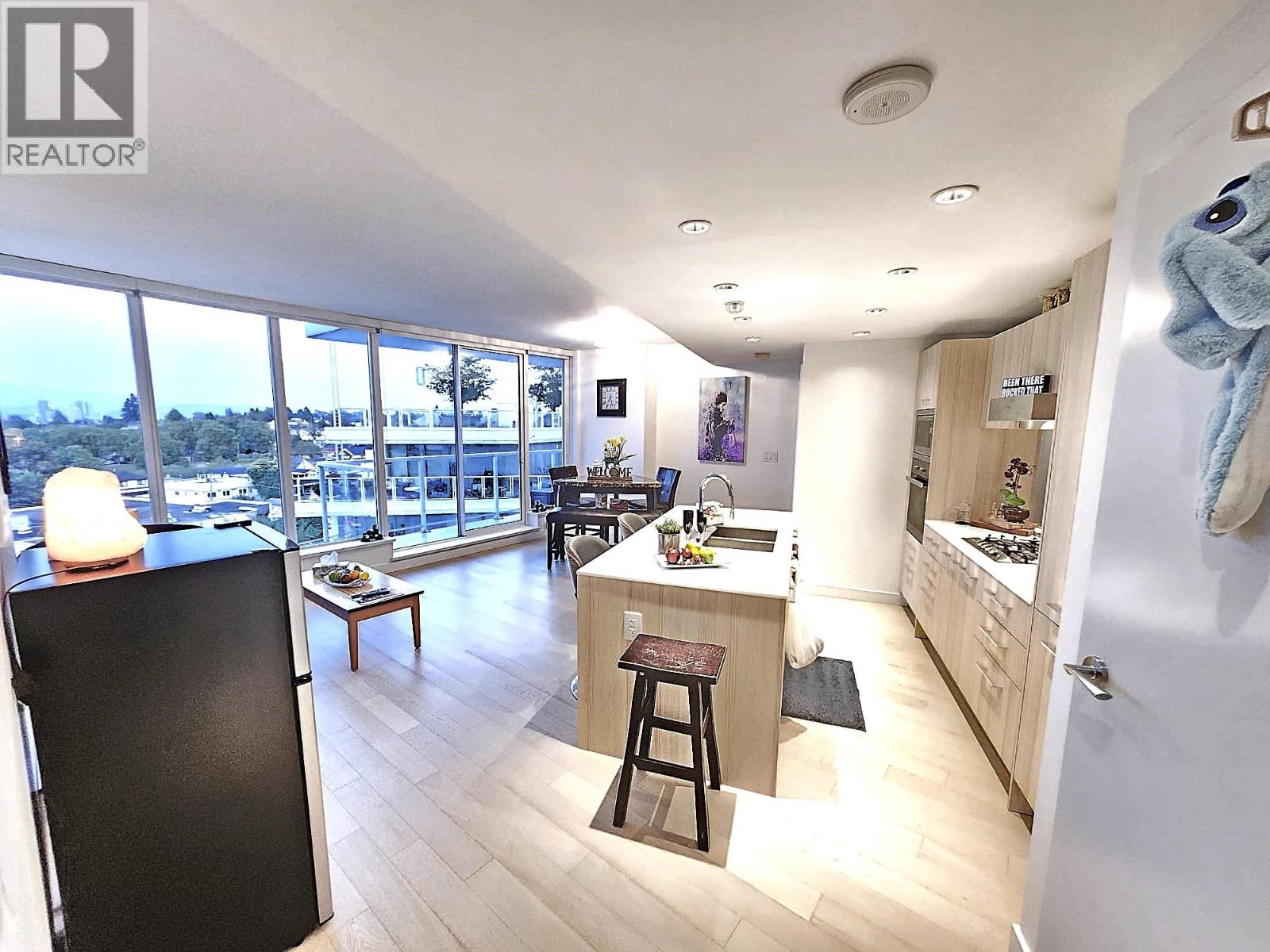 809 4638 Gladstone Street, Vancouver, British Columbia  V5N 0G5 - Photo 2 - R2969275