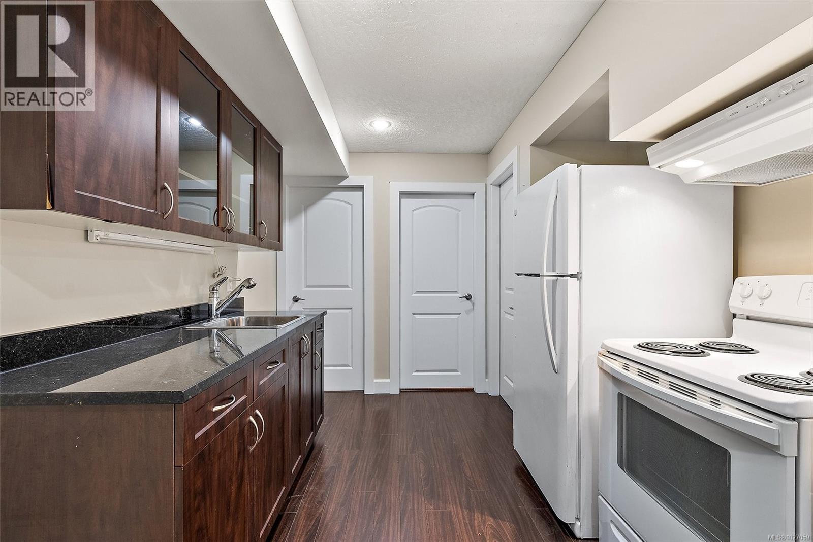 4973 La Quinta Pl, Saanich, British Columbia V8Y 3G9 - Photo 30 - 1027059