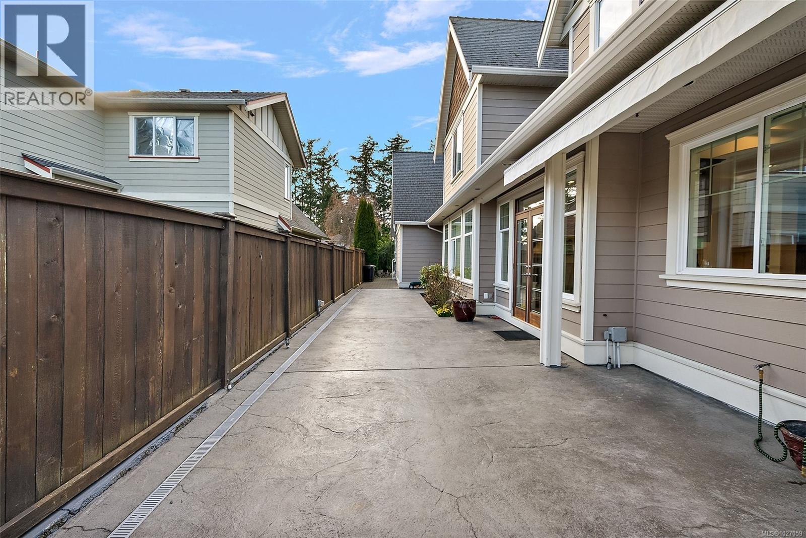 4973 La Quinta Pl, Saanich, British Columbia V8Y 3G9 - Photo 46 - 1027059