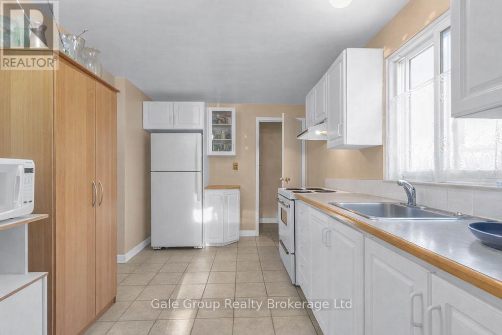 61 Tennyson Street, Woodstock, Ontario  N4S 8B3 - Photo 5 - X12633190