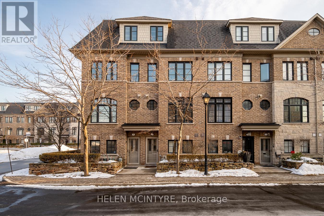 52 CORMIER HEIGHTS, Toronto, Ontario