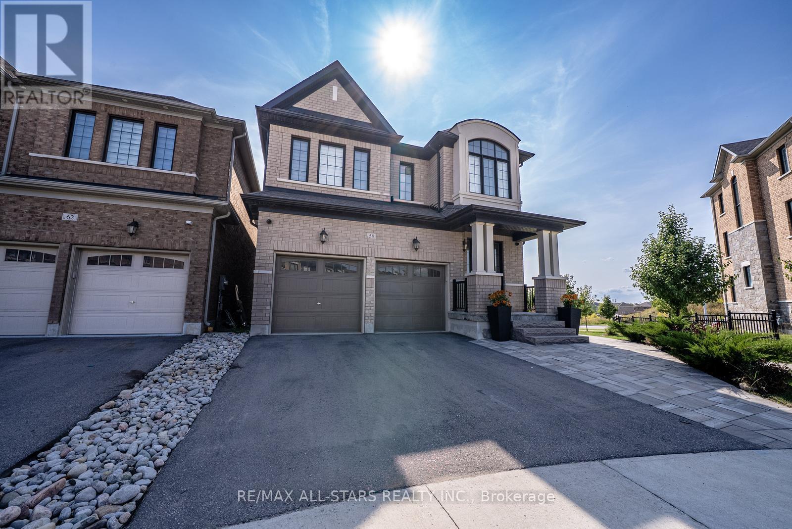 58 Boundary Boulevard, Whitchurch-Stouffville, Ontario  L4A 4W2 - Photo 2 - N12800994