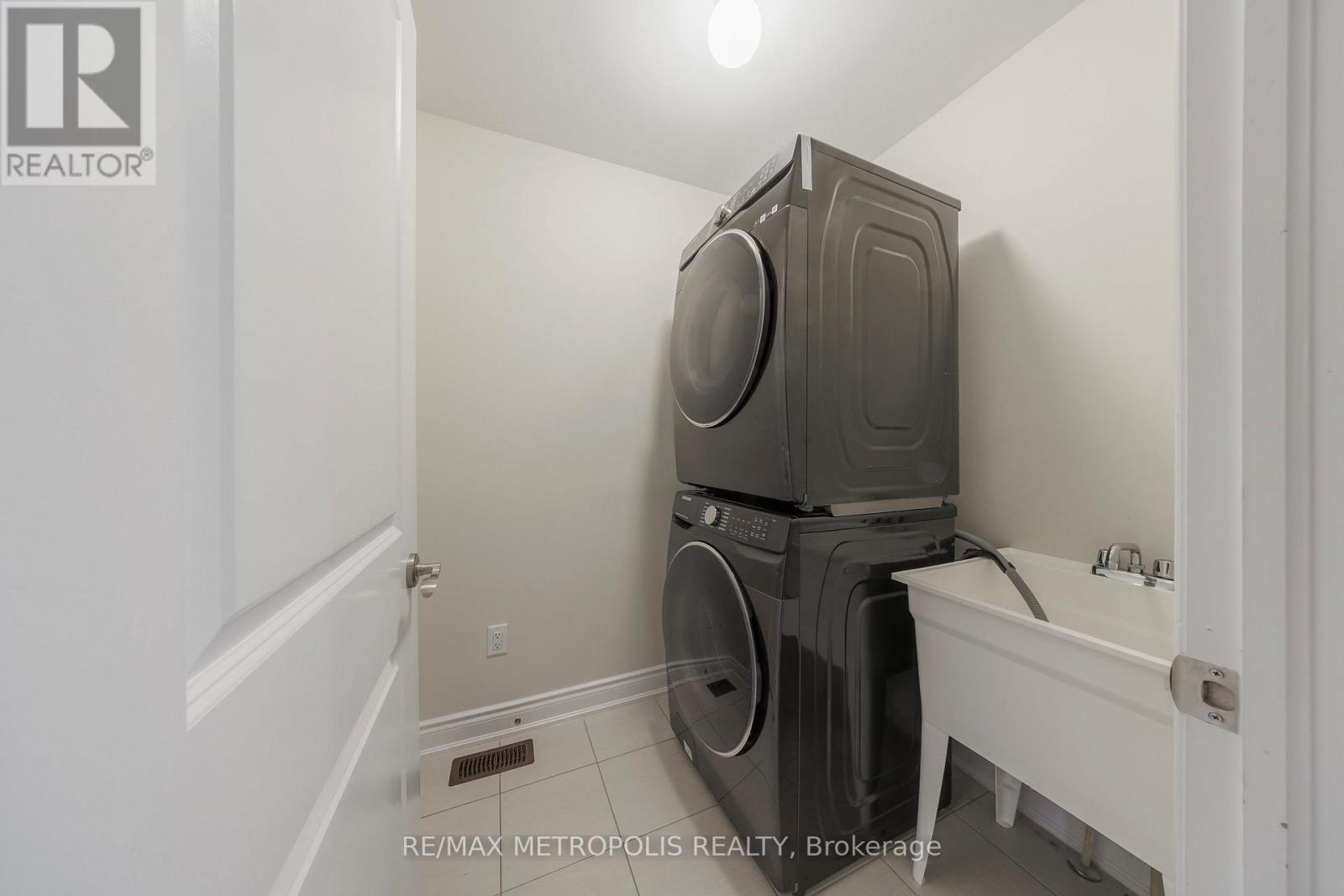 67 Lorne Thomas Place N, New Tecumseth, Ontario  L0L 1L0 - Photo 21 - N12829084