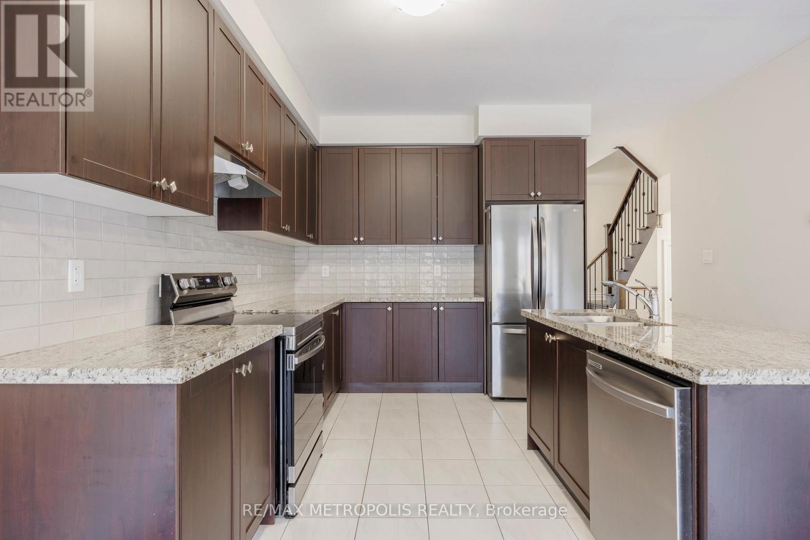 67 Lorne Thomas Place N, New Tecumseth, Ontario  L0L 1L0 - Photo 13 - N12829084