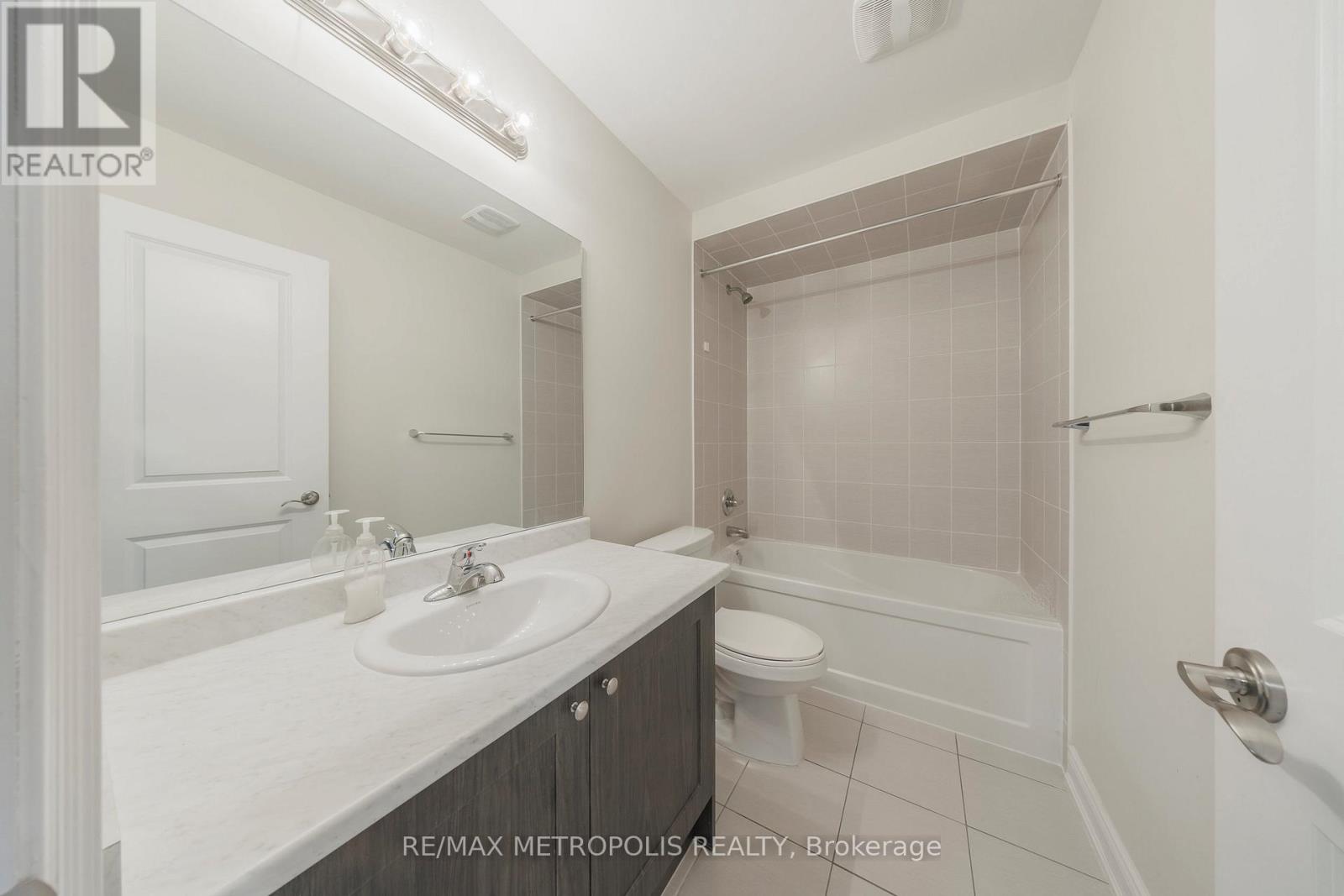 67 Lorne Thomas Place N, New Tecumseth, Ontario  L0L 1L0 - Photo 20 - N12829084