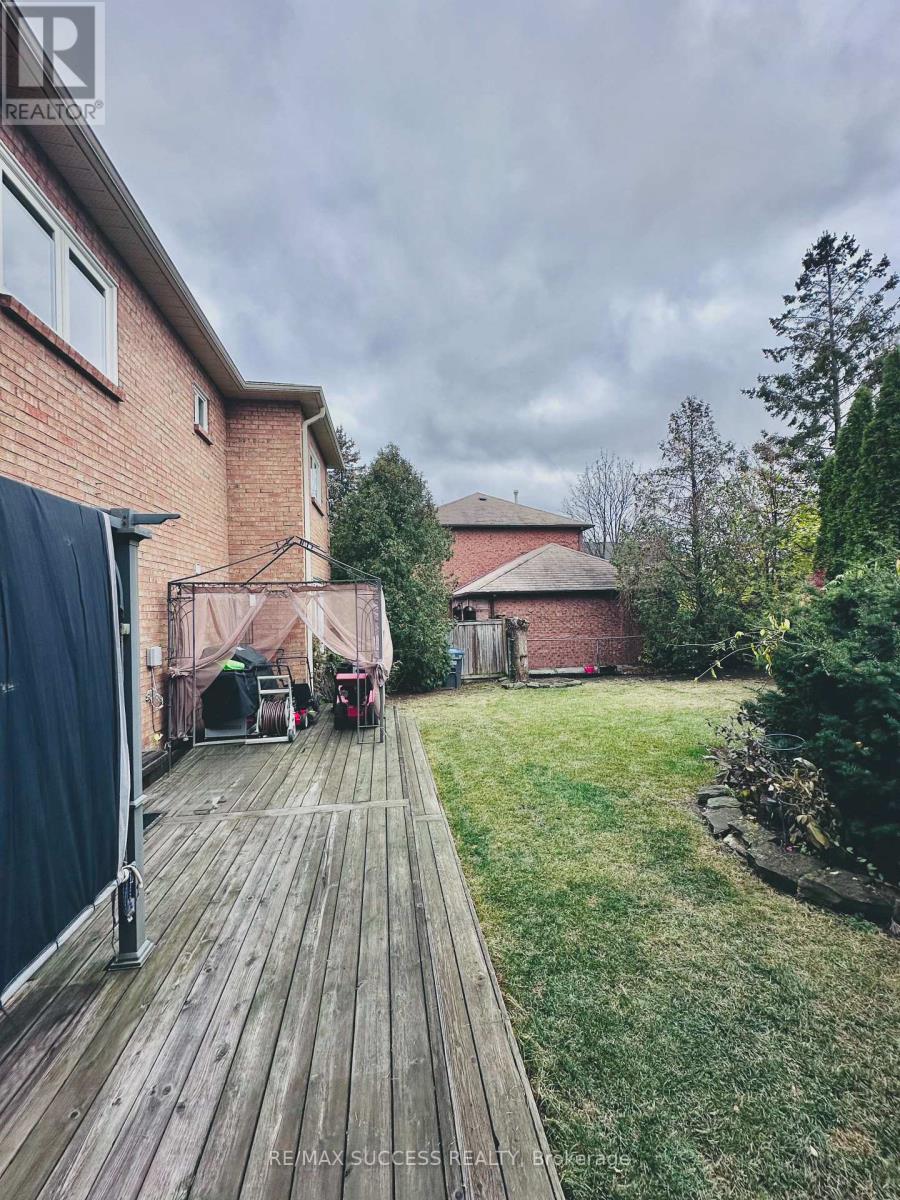 6643 Mockingbird Lane, Mississauga, Ontario  L5N 5K2 - Photo 16 - W12745578