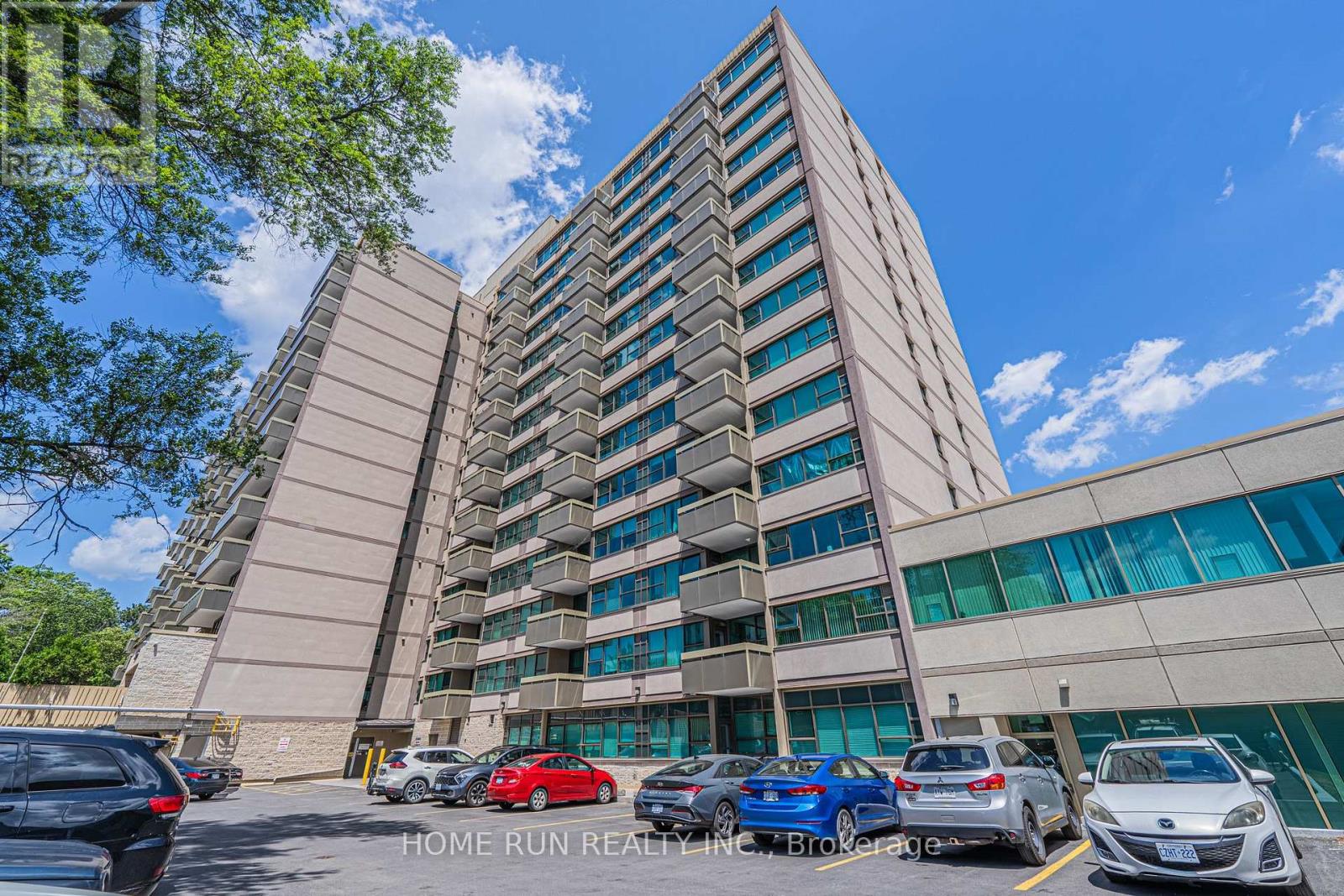 1111 - 555 Brittany Drive, Ottawa, Ontario K1K 4C5 - Photo 3 - X12687990