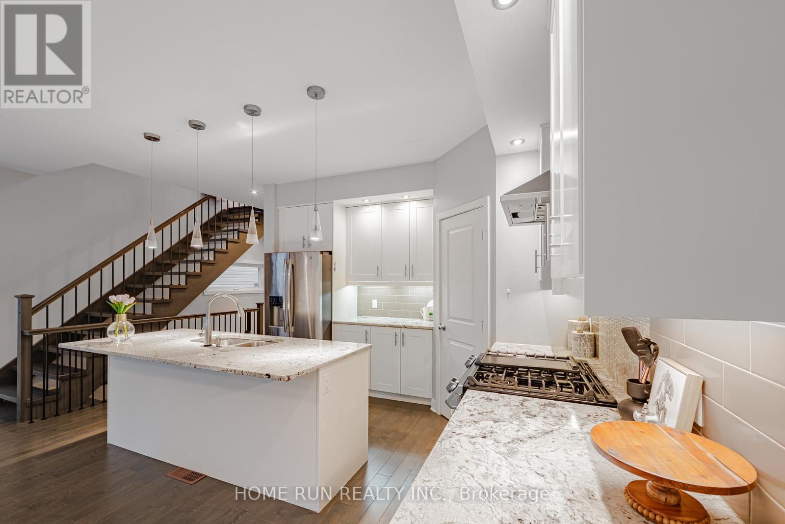 14 Camil Street, Ottawa, Ontario  K1K 0X1 - Photo 9 - X12688102