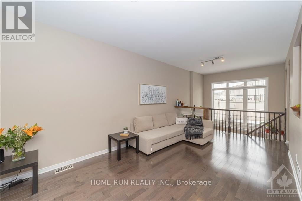 840 Kennacraig Private, Ottawa, Ontario  K2J 5T6 - Photo 2 - X12719276