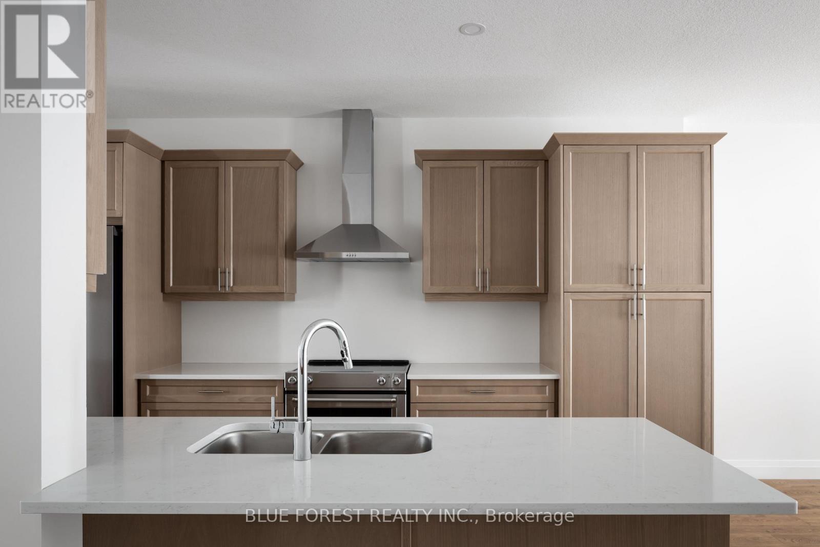 4 - 279 Boardwalk Way, Thames Centre, Ontario  N0L 1G2 - Photo 4 - X12829404