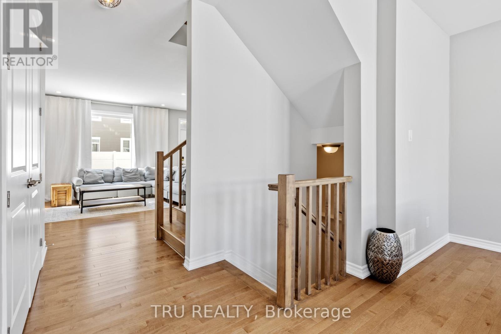 34 Coppermine Street, Ottawa, Ontario  K2J 6P7 - Photo 4 - X12829394