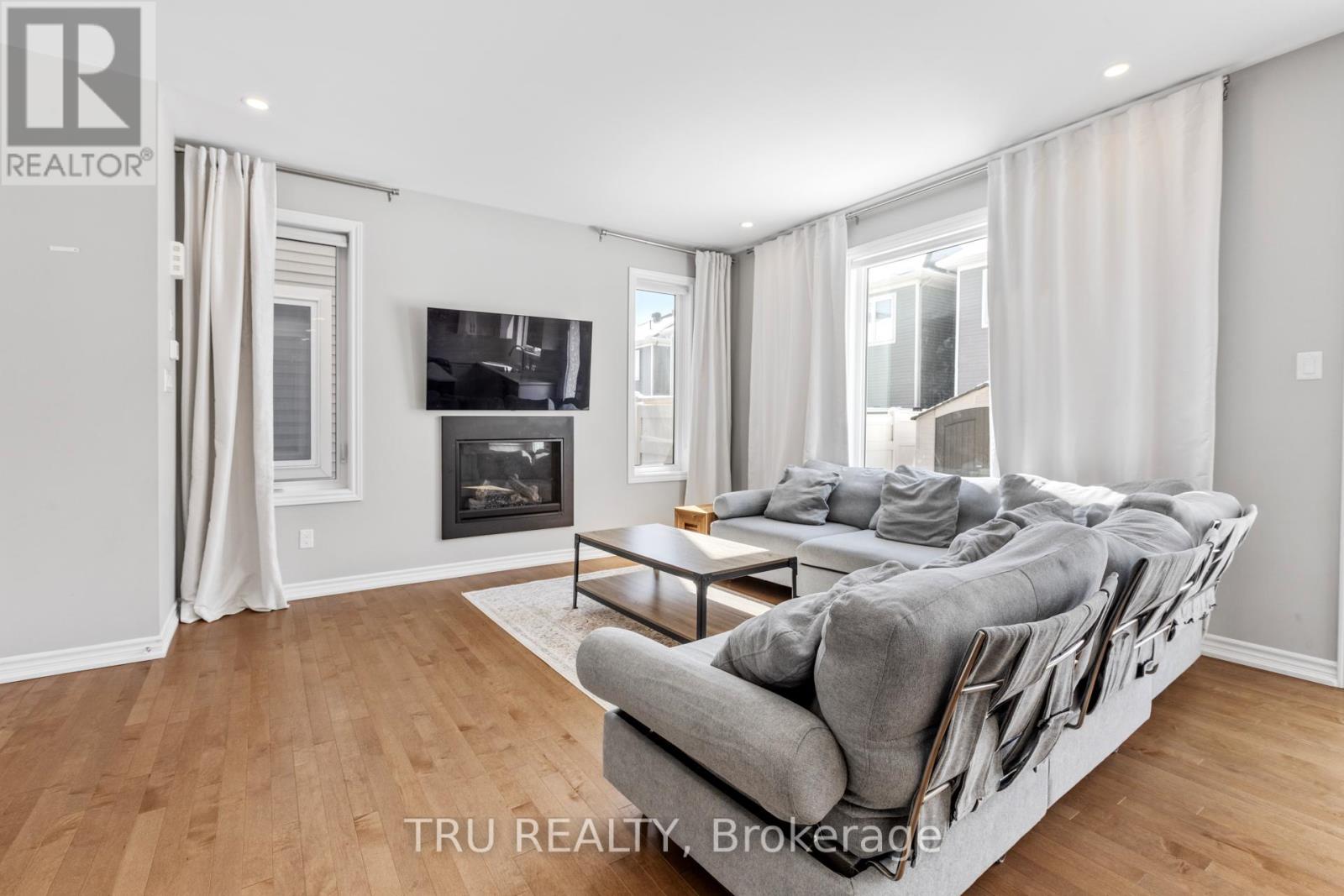 34 Coppermine Street, Ottawa, Ontario  K2J 6P7 - Photo 7 - X12829394