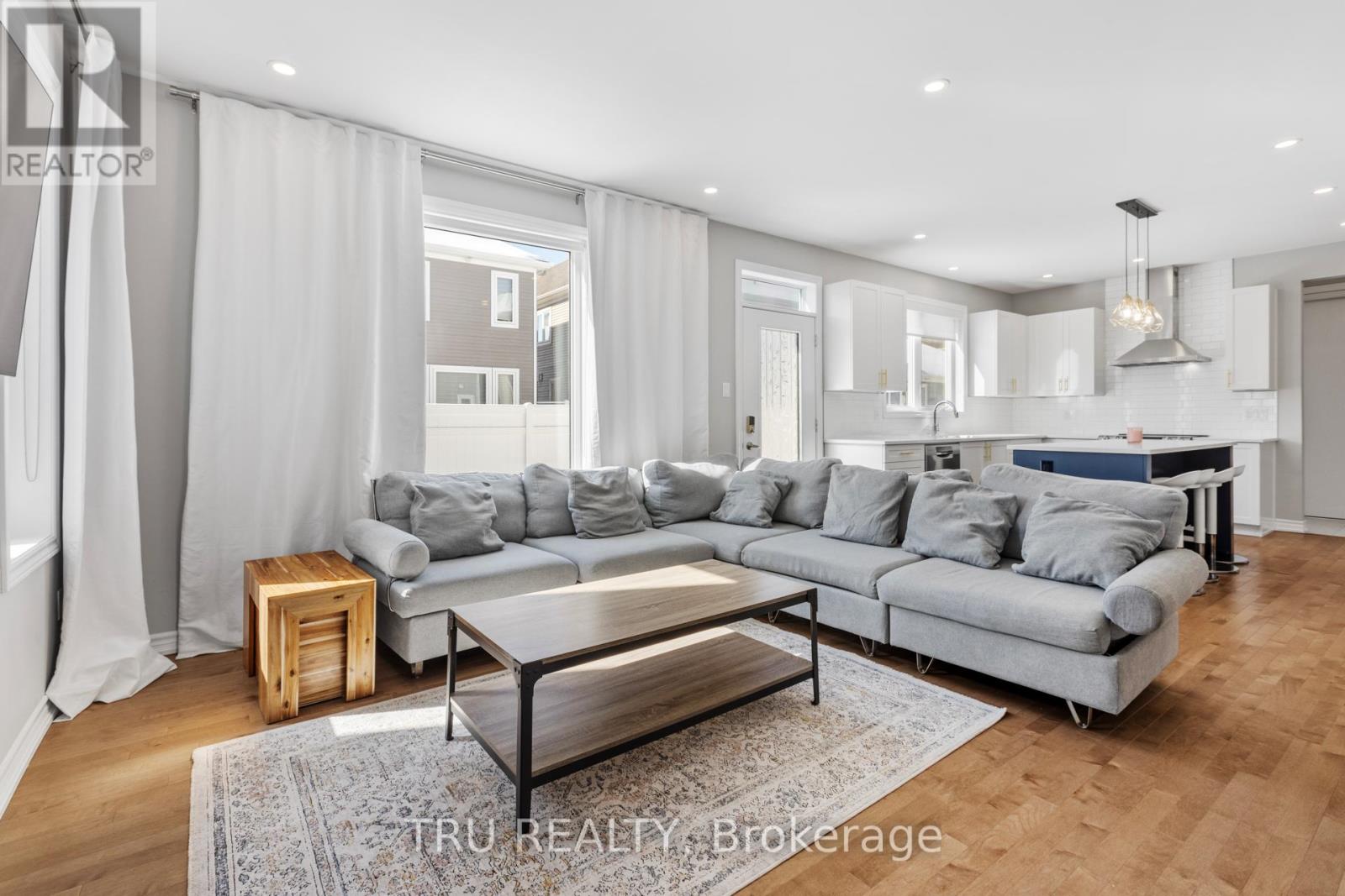 34 Coppermine Street, Ottawa, Ontario  K2J 6P7 - Photo 8 - X12829394