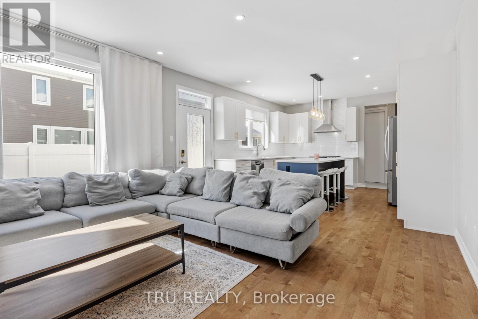 34 Coppermine Street, Ottawa, Ontario  K2J 6P7 - Photo 9 - X12829394