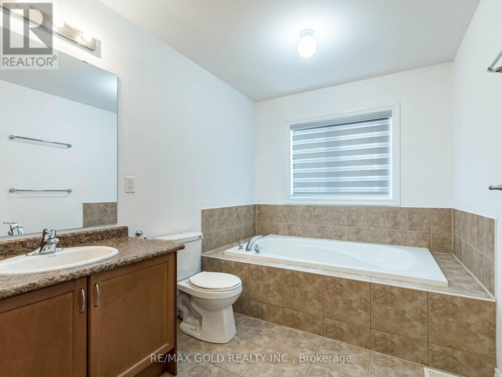 126 Kempenfelt Trail, Brampton, Ontario  L7A 3Y1 - Photo 24 - W12829408